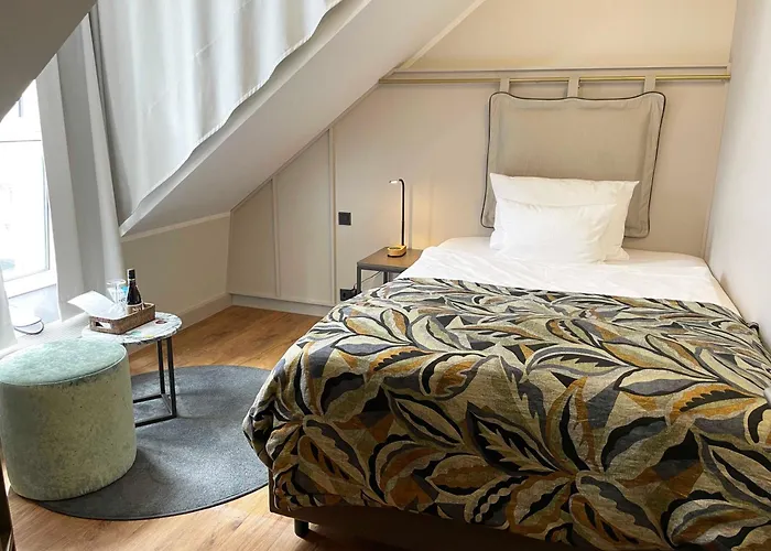 Отель Classik Alexander Plaza